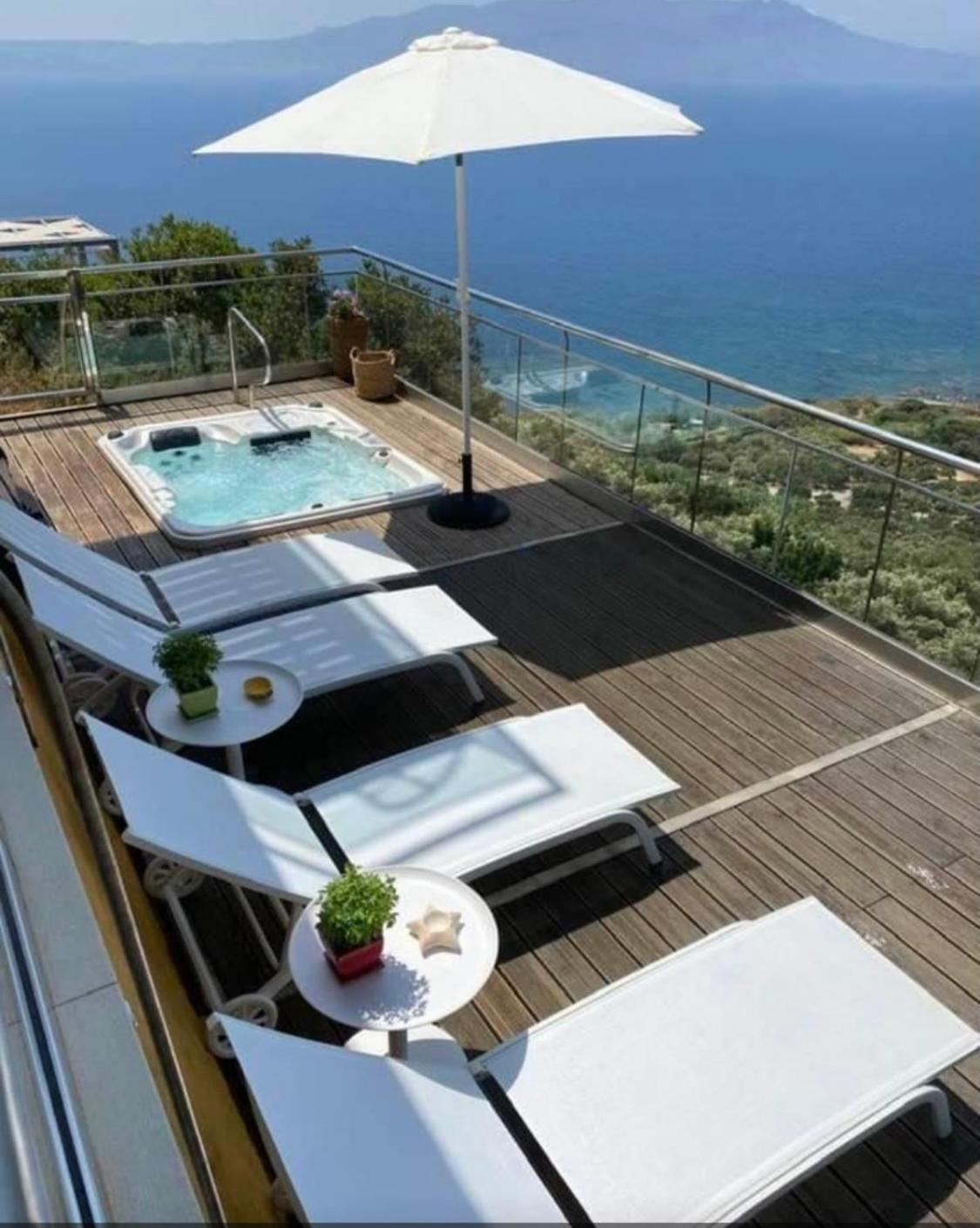 Beachfront Ravdoucha Epavlis Eleni Villa - Pool, Hot Tub, Gym, Sauna, Private Parking, Wifi La Canea Exterior foto